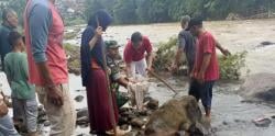 Mayat Bayi Perempuan Terbungkus Kantong Plastik Ditemukan di Sungai Cisadane