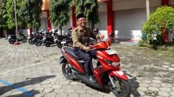 Dorong Elektrifikasi Kendaraan, UNS Serahkan Motor Listrik ke SMK di Solo