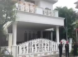 Rumah Hasto Kristiyanto di Taman Villa Kartini Bekasi Dijaga Satgas PDIP