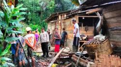 Pohon Aren Tumbang Timpa Rumah Warga Pandeglang, Satu Tewas