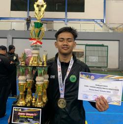 Fahmi Ash Siddiq Raih Juara Umum 1 Tanding Prestasi Pencak Silat Pesona Garut Open 2024