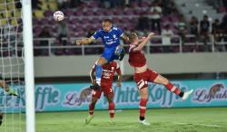 Pertahanan Kuat di Babak Pertama, Persib dan Persis Solo Imbang 0-0 di Stadion Manahan