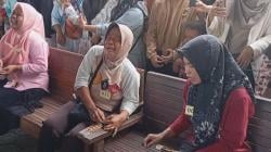 Teringat Anak Meninggal, Ibu di Tegal Ini Menangis Histeris hingga Berujung Hadiah Rp1 Juta