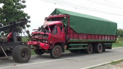 Mengantuk, Truk Bermuatan Pasir Hantam Truk Parkir di Pinggir Jalan, Sopir Tronton Tewas Terlindas