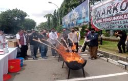 Akhir Tahun, Polres Metro Bekasi Musnahkan 4,4 Kg Sabu dan 6,4 kg Ganja