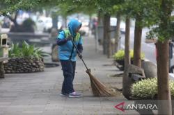 DLH Cimahi Siagakan Petugas Kebersihan Atasi Timbulan Sampah saat Malam Tahun Baru