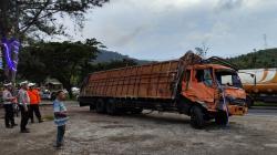 Truk Terbalik Hantam Hiace, di Lembah Seulawah, Lima Orang Meninggal Dunia