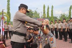 Puluhan Anggota Polres Probolinggo Naik Pangkat, Siram Kembang Jadi Budaya