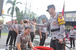 54 Anggota Polres Lamongan Mendapat Kenaikan Pangkat