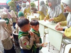 Inovasi Sehat: SD Muhammadiyah 2 GKB Gresik Sulap Pokcoy Jadi Ice Cream