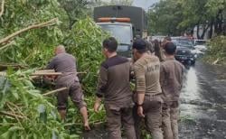 BMKG Prediksi Cuaca Ekstrem di Surabaya, Masyarakat Diminta Hati-Hati Hingga 10 Januari