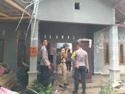 Sebuah Rumah Di Desa Sidoharjo Doro Terbakar, Polisi Lakukan Olah TKP