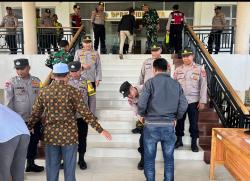 340 Personel Gabungan Dikerahkan Pastikan Rapat Pleno Penetapan Bupati Pidie Jaya Berjalan Kondusif