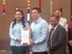 Paslon dr. Cris Widodo dan Serena Francis Menang Pilwalkot Kupang 2024