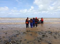 Tiga Nelayan Lemas Terombang-ambing Lawan Ombak Besar, Mesin Kapal Rusak di Tengah Laut