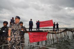 Prabowo Turun Tangan! Disegel dan Usut Pagar Laut Misterius 30,1 Km di Tangerang