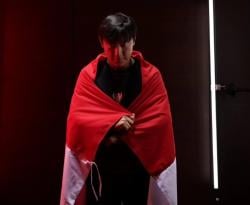 Ucapkan Terima Kasih Lewat Instagram, Shin Tae-yong Tampilkan Foto Dibalut Bendera Merah Putih