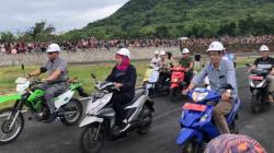 Khofifah Uji Coba Sirkuit Magetan, Harap Jadi Pemacu Prestasi Pembalap Lokal