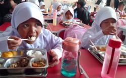 Surabaya Alihkan Dana Makan Bergizi Gratis Rp1,1 Triliun untuk Bangun Sekolah