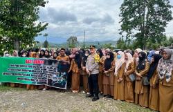 Ratusan Honore Geruduk Gedung DPRK Pidie Jaya, 133 Personel Polisi Dikerahkan