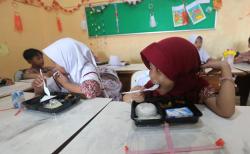 Surabaya Uji Coba Program Makan Bergizi Gratis, 3.151 Siswa Rasakan Menu yang Disiapkan Hari Ini