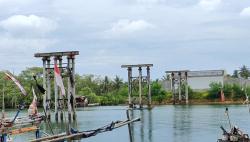 Pembangunan Jembatan Sodongkopo Mangkrak, Warga Terpaksa Memutar Jauh