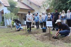 Lestarikan Kekayaan Flora, Pj Wali Kota Lhokseumawe Tanam Tanaman Khas Aceh