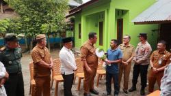 Pj Bupati Pidie Jaya T Ahmad Dadek Kembali Menyerahkan Rumah Bantuan Baitul Mal