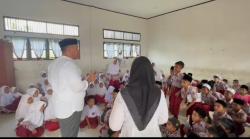 Usai Viral Murid SDN 9 Desa Kumba Belajar di Lantai, Pj Bupati Pidie Jaya Minta Maaf