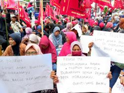 Massa STI Berunjuk Rasa Tuntut BPN Indramayu Menjalankan Reforma Agraria 