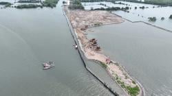 Pemerintah Resmi Segel Pagar Laut Misterius di Bekasi