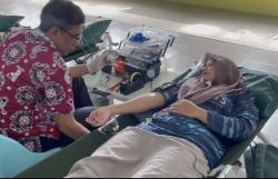 PWI Lamongan Gelar Donor Darah Peringati HPN dan HUT ke-79