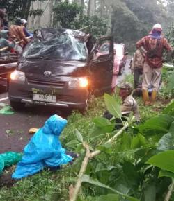 Pikap Muat Puluhan Pekerja Kopi Kawasan Ijen Terguling, Pekerja Alami Luka dan Patah Tulang