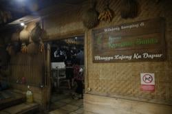 Pesona Kampung Sunda, Resto di Kota Bandung ala Rumah Nenek