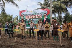 Polres Kebumen Tanam Bibit Jagung di Lahan 1,1 Ha