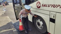 Pastikan Kelayakan Angkutan Umum, Satlantas Polres Garut Gelar Ramp Check