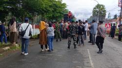 Buntut Pemecatan Oknum Kadus, Warga Seruduk Kantor Camat Galut Minta Kades Sawakung Beba Dicopot