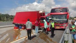 Tiga Kendaraan Terlibat Kecelakaan Beruntun di Tol KM 481 Boyolali