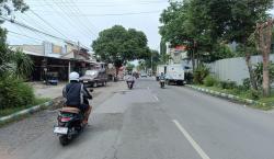 Warga Kota Probolinggo Keluhkan Jalan Mastrip Yang Berlubang dan Minim Penerangan