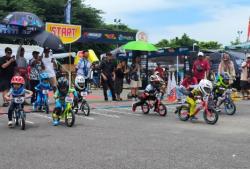 Ratusan Peserta Balap Pusbike Berlomba di Kejuaraan Macan Ireng Race Cirebon