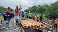 Update! Jalur Gubug-Karangjati Masih Ditutup, KAI Kerahkan Alat Berat 