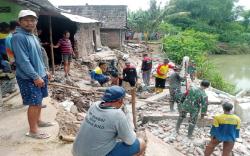 Talut 72 Meter di Tepi Sungai Mungkung Sragen Longsor, 4 Rumah Warga Terdampak