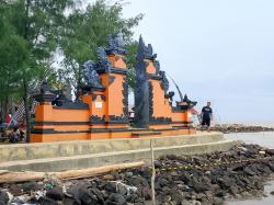 Mirip Pulau Dewata Bali, Pantai Tirta Ayu Indramayu Makin Diminati Wisatawan 