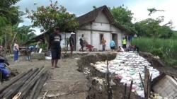 Rumah Warga Karangjati Ngawi Terancam Roboh Akibat Talud Longsor karena Cuaca Ekstrem