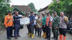 KAI Salurkan Bantuan Rp 35 Juta untuk Korban Banjir di Grobogan