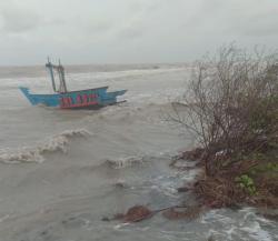 Dua Kapal di Laut Karawang Kecelakaan, Satu Awak Kapal Meninggal