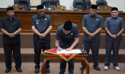 Akhir Era Helldy Agustian! DPRD Cilegon Gelar Paripurna, Ini Pesan Terakhirnya