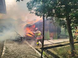 Gudang Sekolah SMP Negeri 1 Ngasem Terbakar Hebat, Ini Penyebabnya