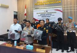 Tangkap Pelaku Pembunuhan di Toko Penawangan, Polres Grobogan Perlihatkan Barang Bukti