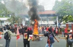 Mahasiswa Demo soal Dugaan Pelanggaran Etik Anggota DPRD Kuningan